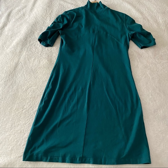 Athleta Ruched Sleeve Zipped Up Neckline Fitness Dress - Picture 12 of 13